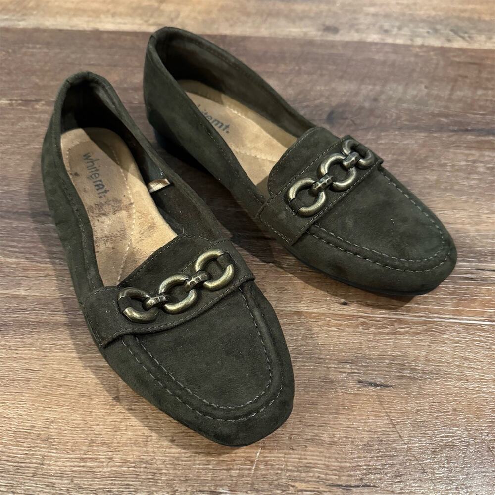 White Mountain Loafer Flats Olive Green Chain Slip-On 6.5 Academia Literary Chic